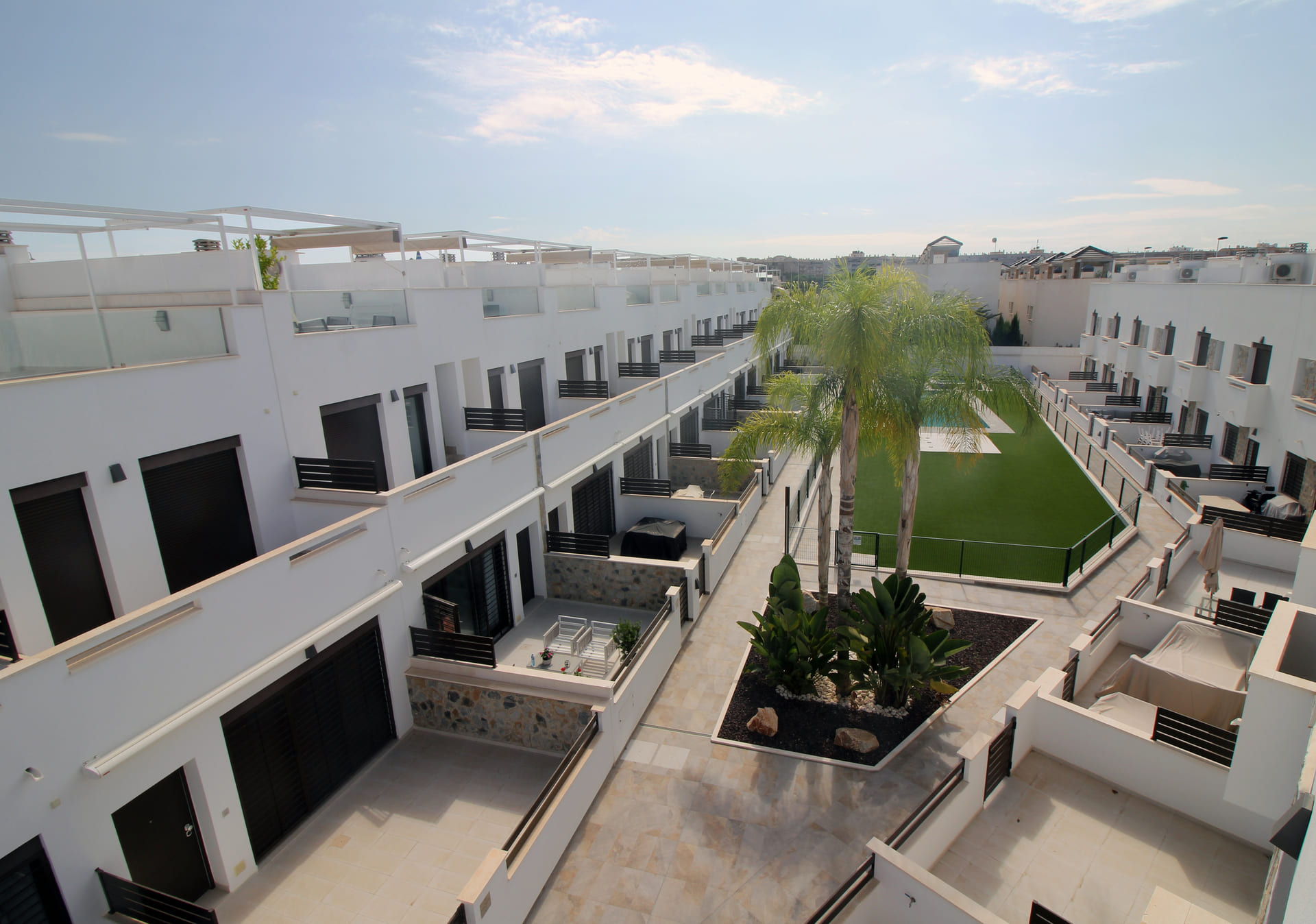 4-Bedroom Townhouse in Pilar de la Horadada - Image 6