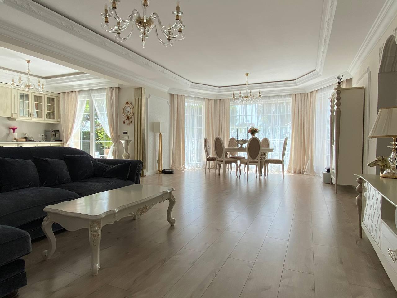 5-Bedroom Villa in Benijofar - Image 8