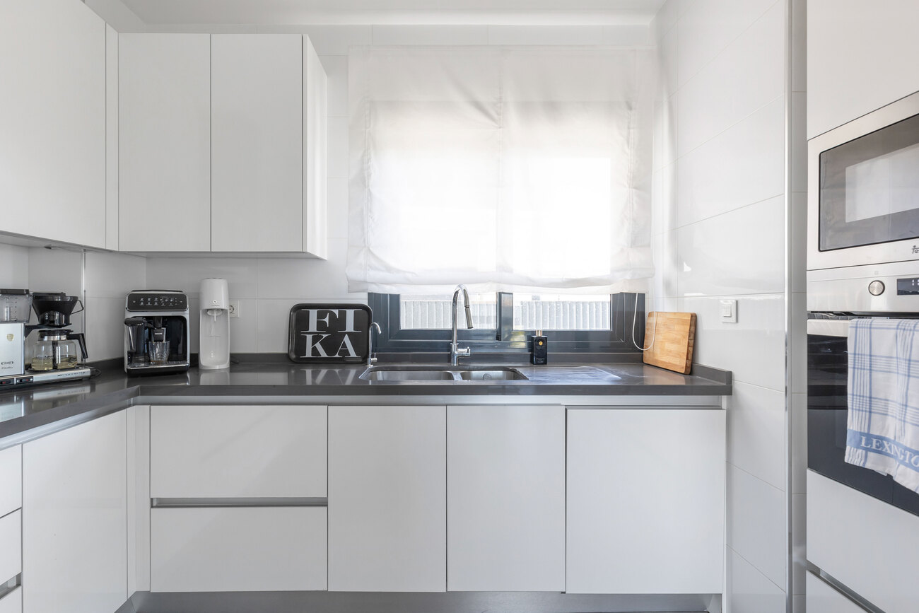 4-Bedroom Villa in Torrevieja - Image 14