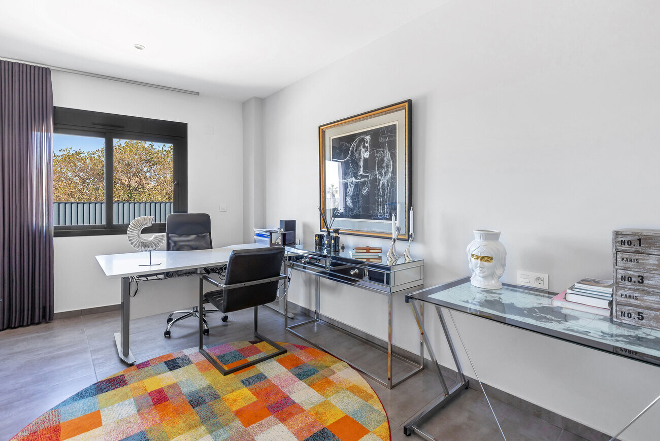 4-Bedroom Villa in Torrevieja - Image 16