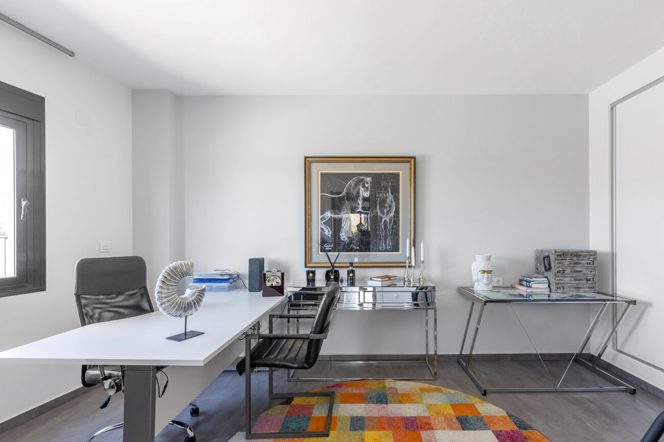 4-Bedroom Villa in Torrevieja - Image 17