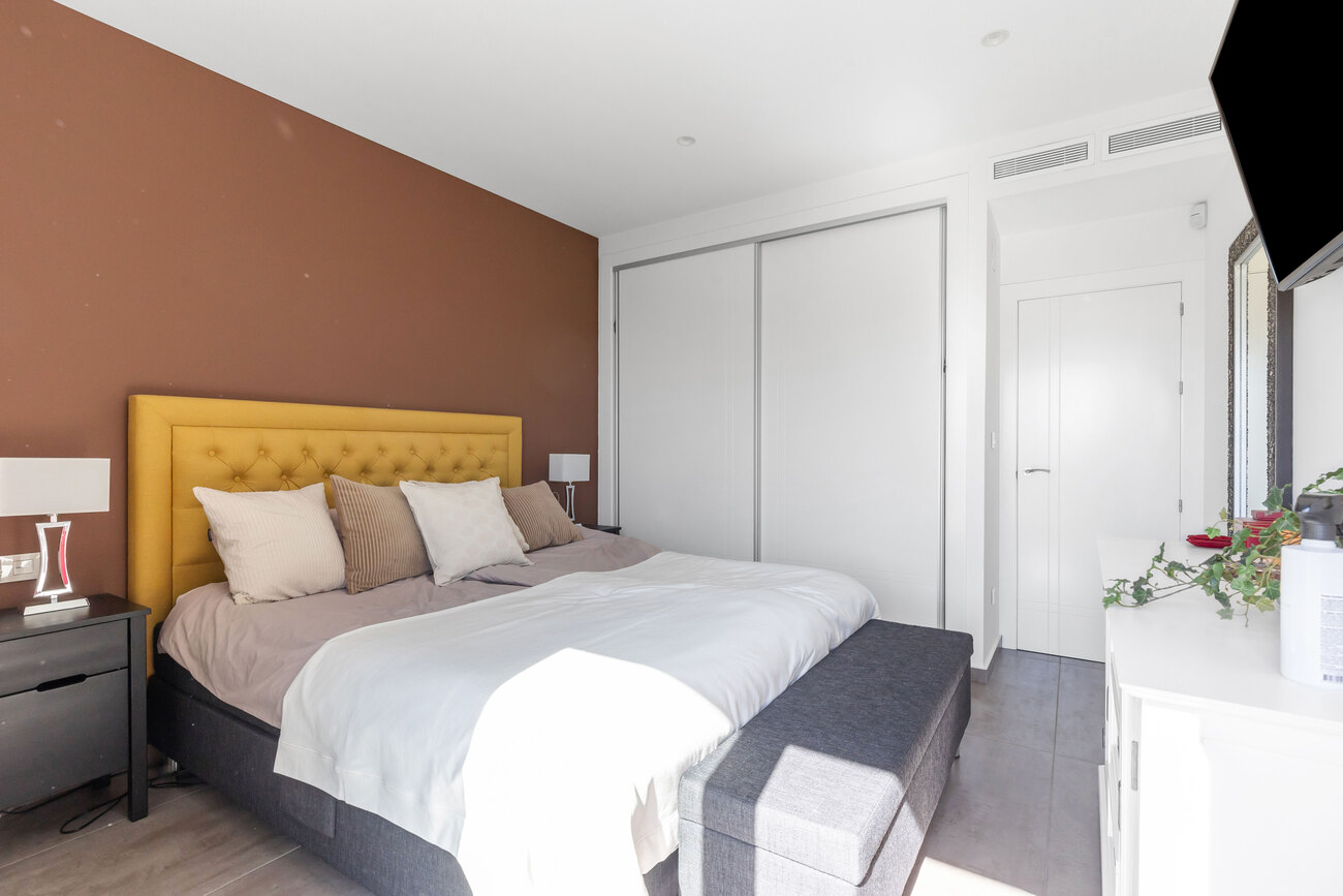 4-Bedroom Villa in Torrevieja - Image 19