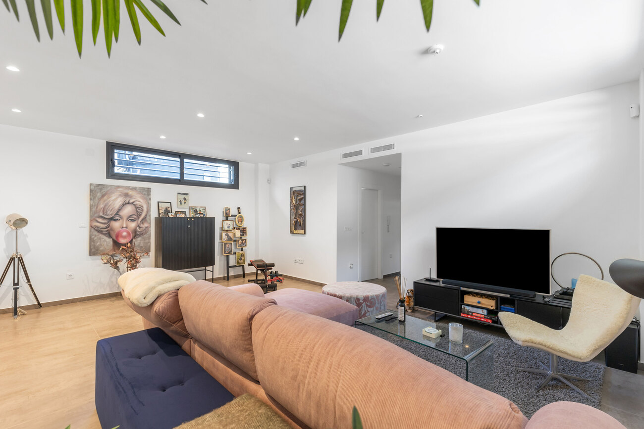 4-Bedroom Villa in Torrevieja - Image 24