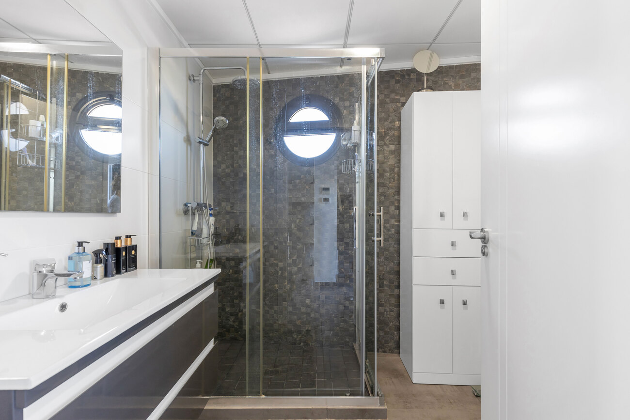 4-Bedroom Villa in Torrevieja - Image 29