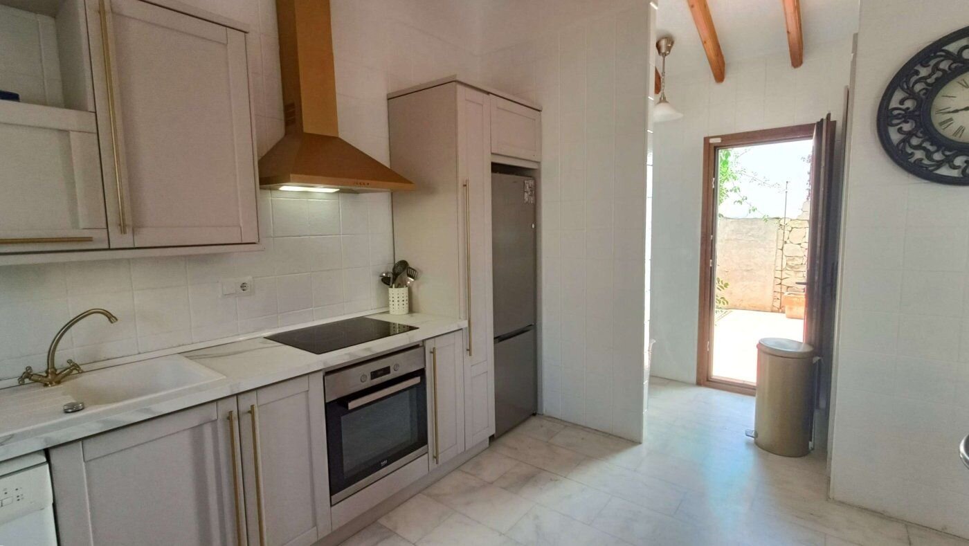 3-Bedroom Villa in Comunidad Valenciana, Algorfa - Image 10