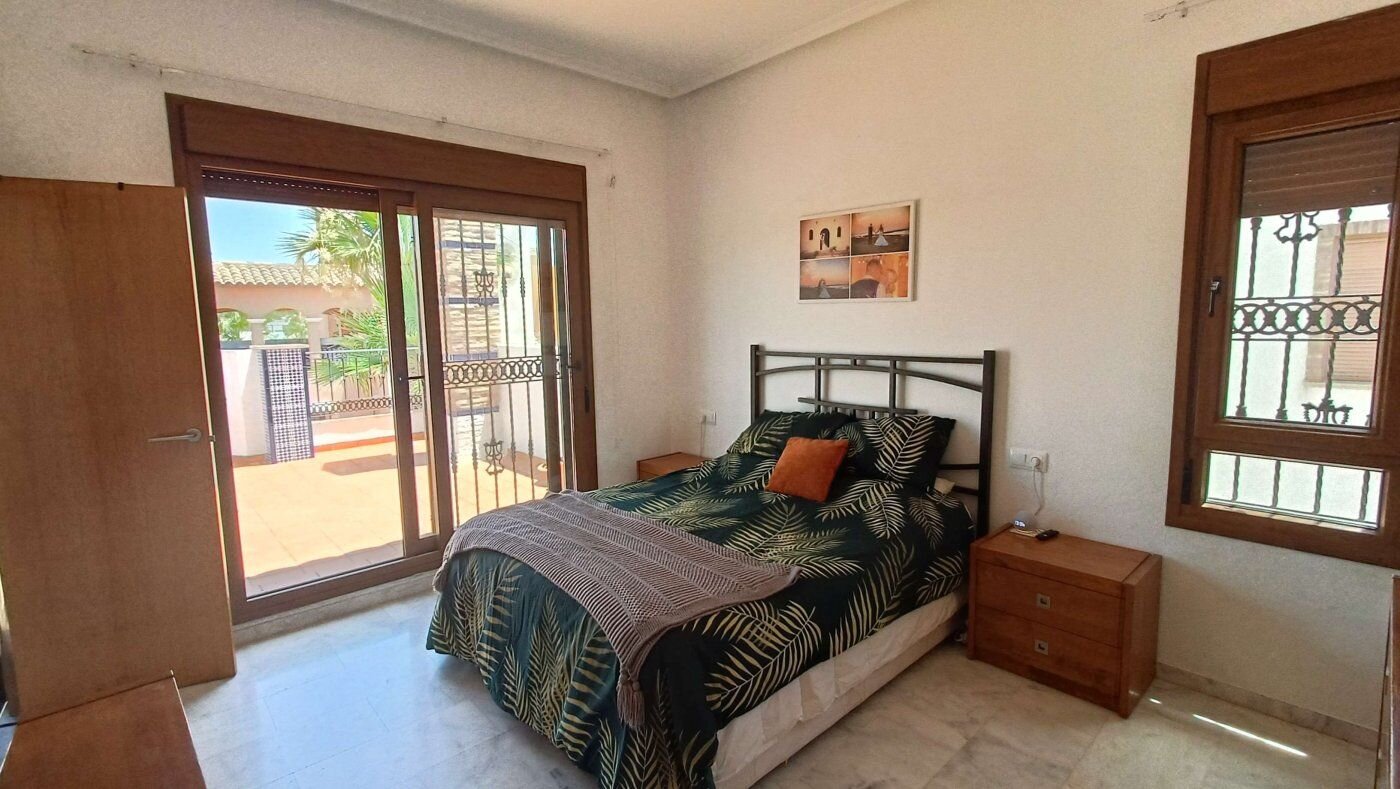 3-Bedroom Villa in Comunidad Valenciana, Algorfa - Image 22