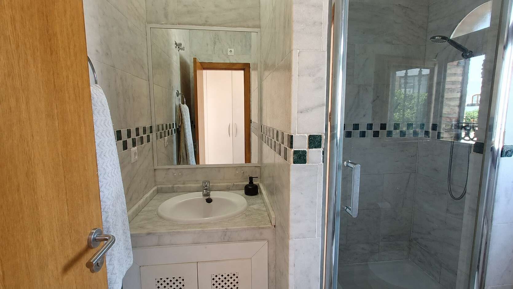 3-Bedroom Villa in Comunidad Valenciana, Algorfa - Image 25