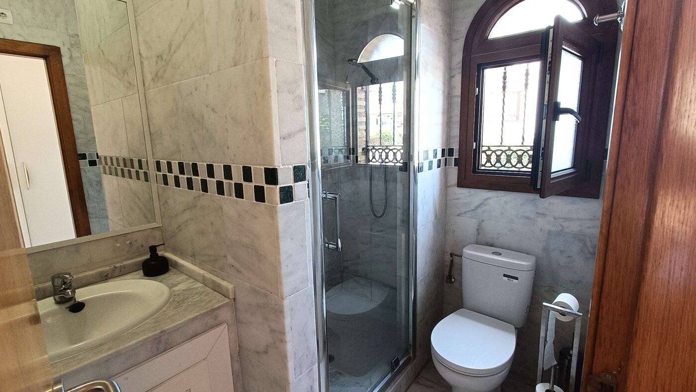 3-Bedroom Villa in Comunidad Valenciana, Algorfa - Image 26