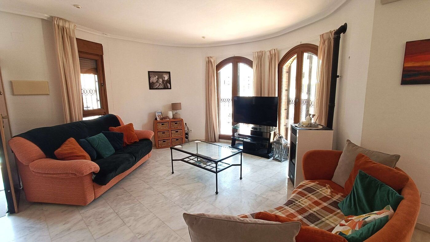 3-Bedroom Villa in Comunidad Valenciana, Algorfa - Image 5
