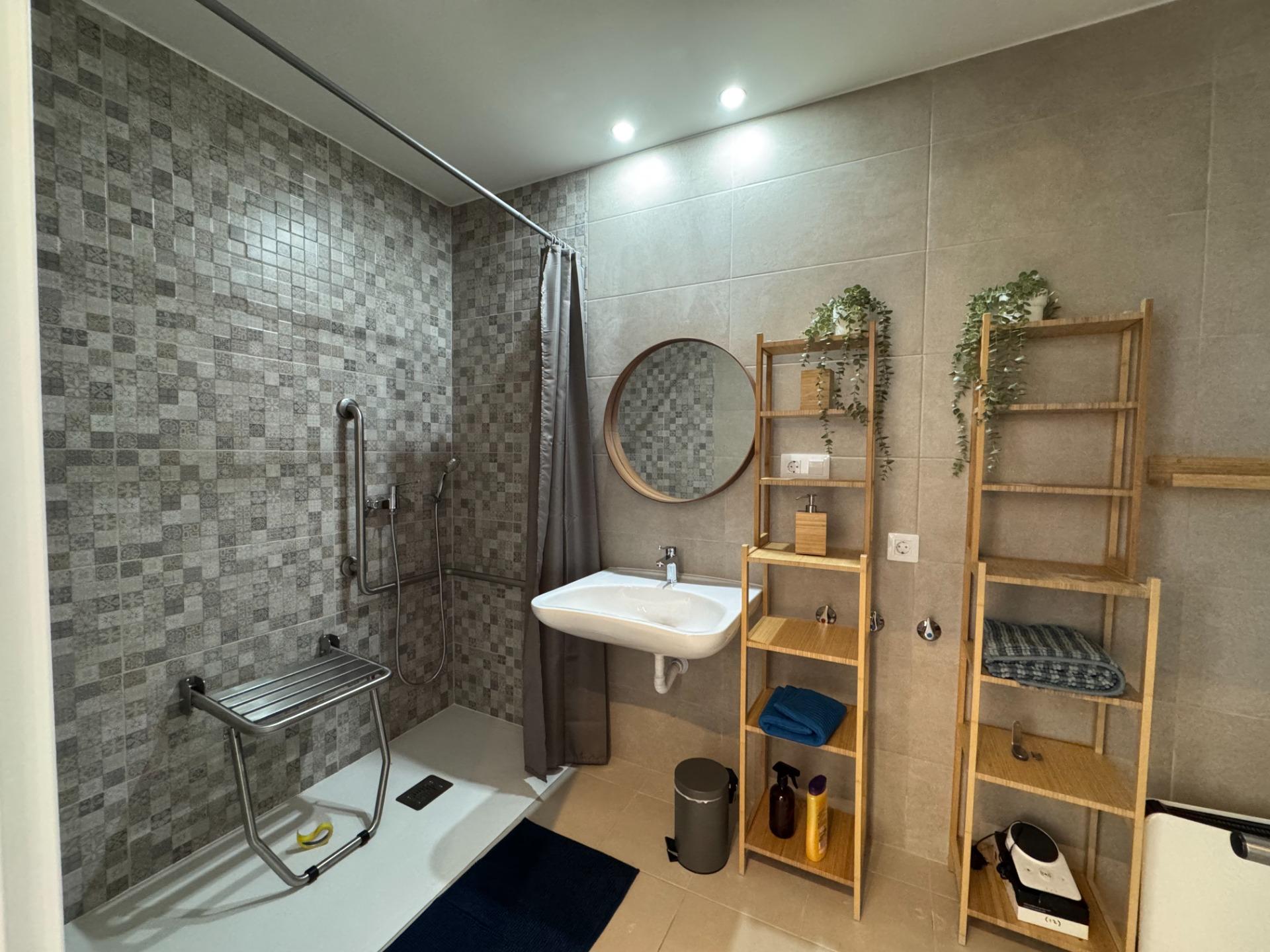 2-Bedroom Apartment in Riomar, Pilar de la Horadada - Image 6