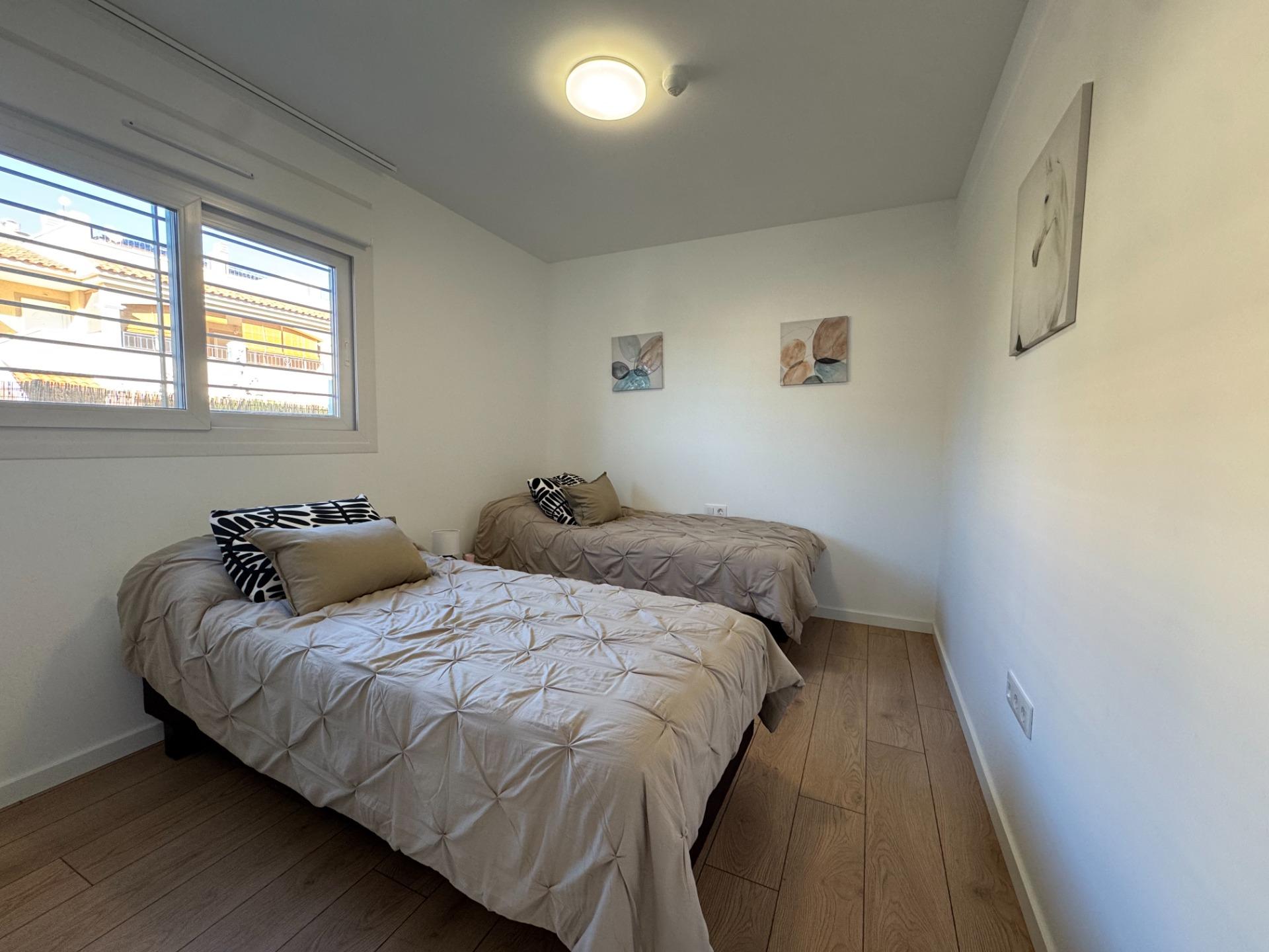 2-Bedroom Apartment in Riomar, Pilar de la Horadada - Image 8