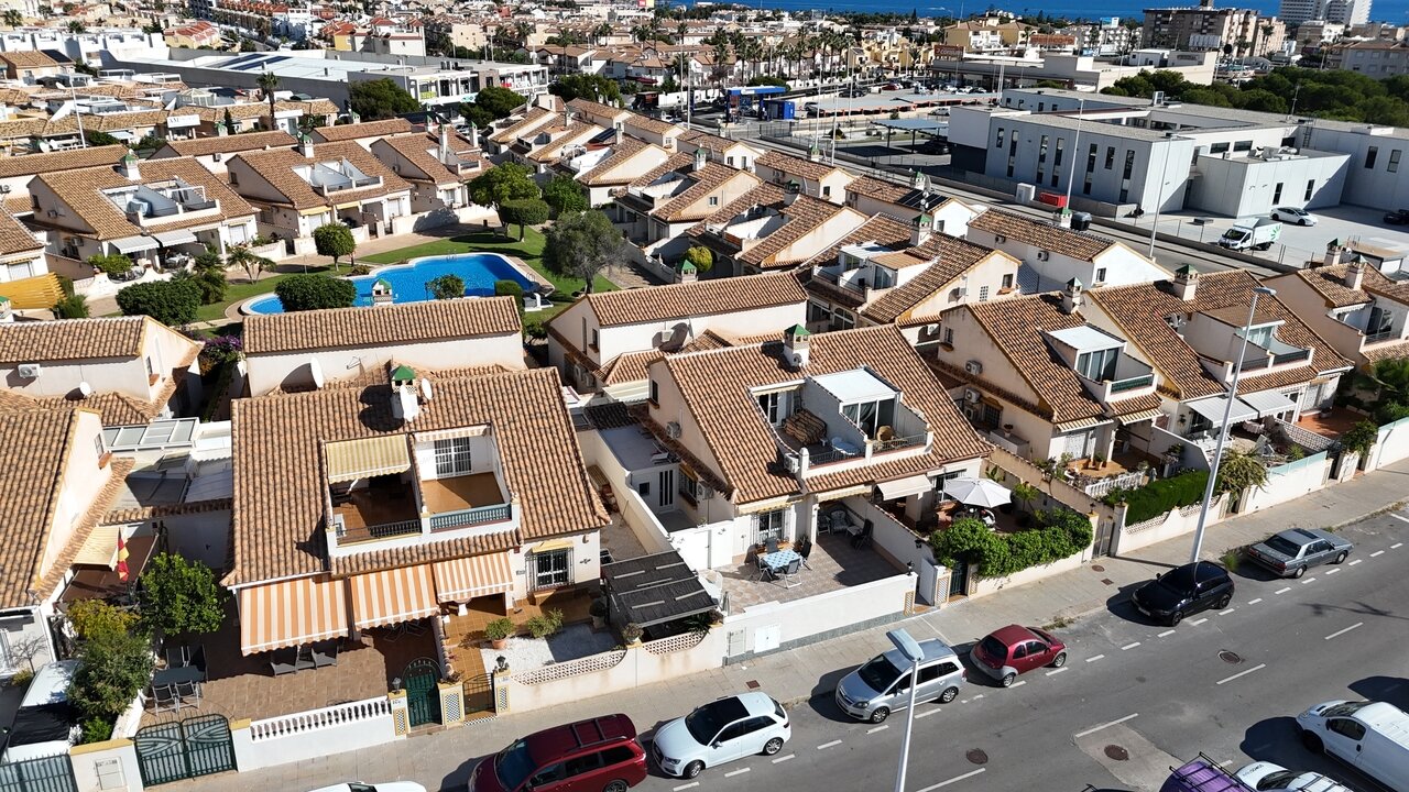 3-Bedroom Bungalow in Orihuela Costa - Image 4
