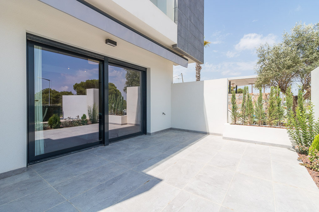 3-Bedroom Bungalow in Torrevieja - Image 20
