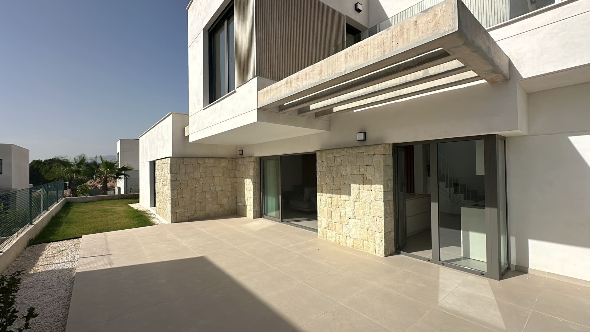 4-Bedroom Semi-Detached House in Finestrat - Image 3