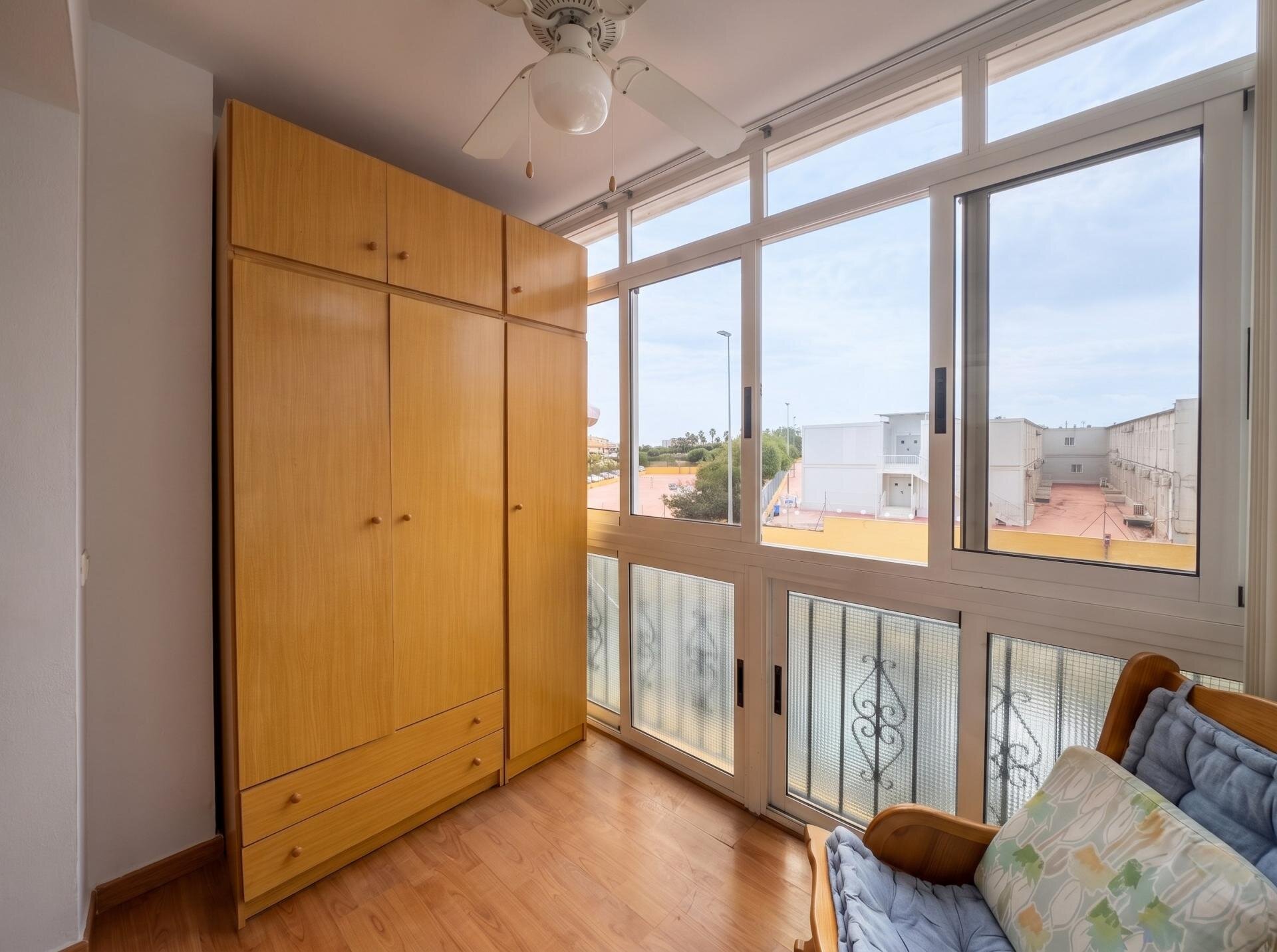 1-Bedroom Apartment in La Veleta, Torrevieja - Image 12