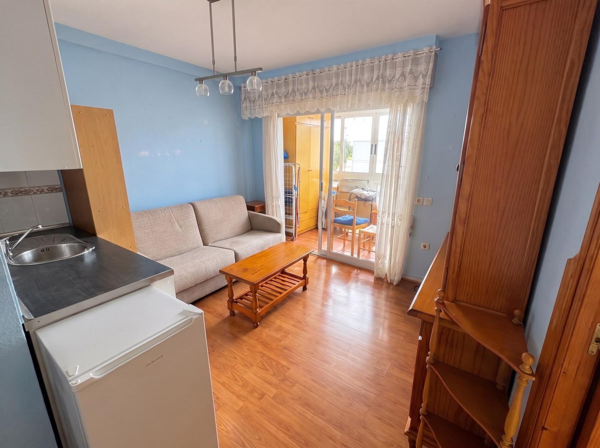 1-Bedroom Apartment in La Veleta, Torrevieja - Image 8
