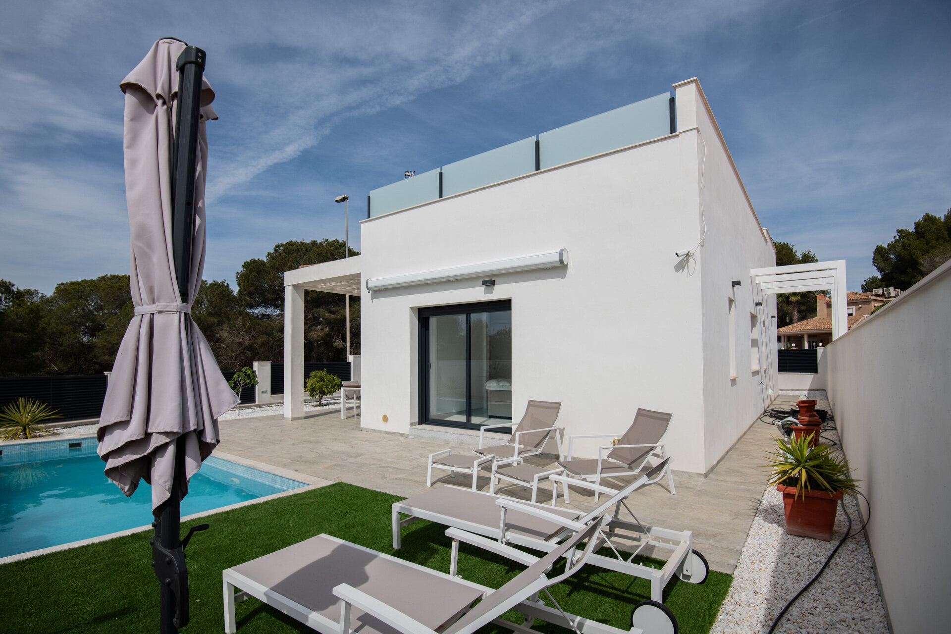 2-Bedroom Detached House in Pinar de Campoverde - Image 2