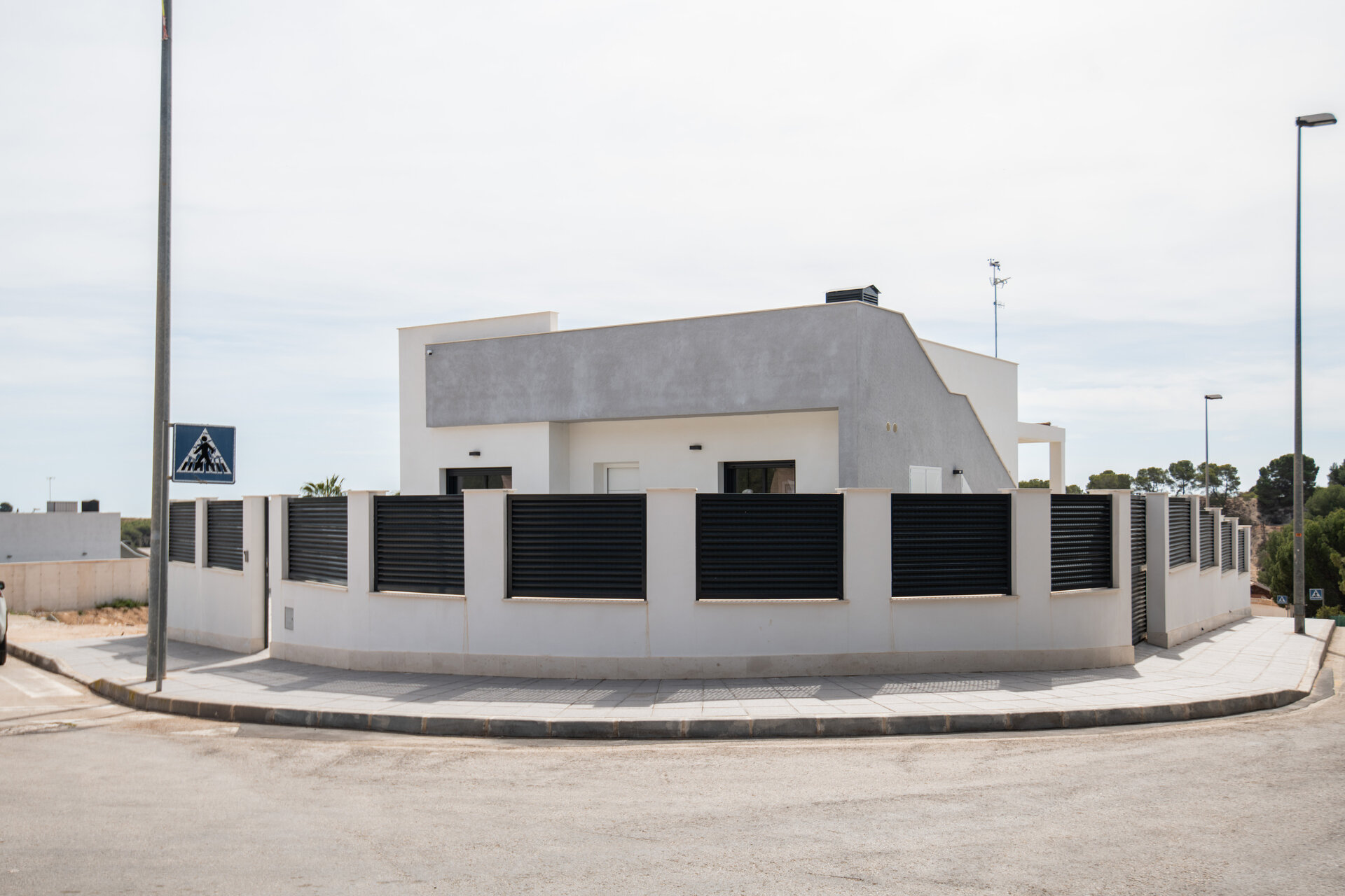 2-Bedroom Detached House in Pinar de Campoverde - Image 3