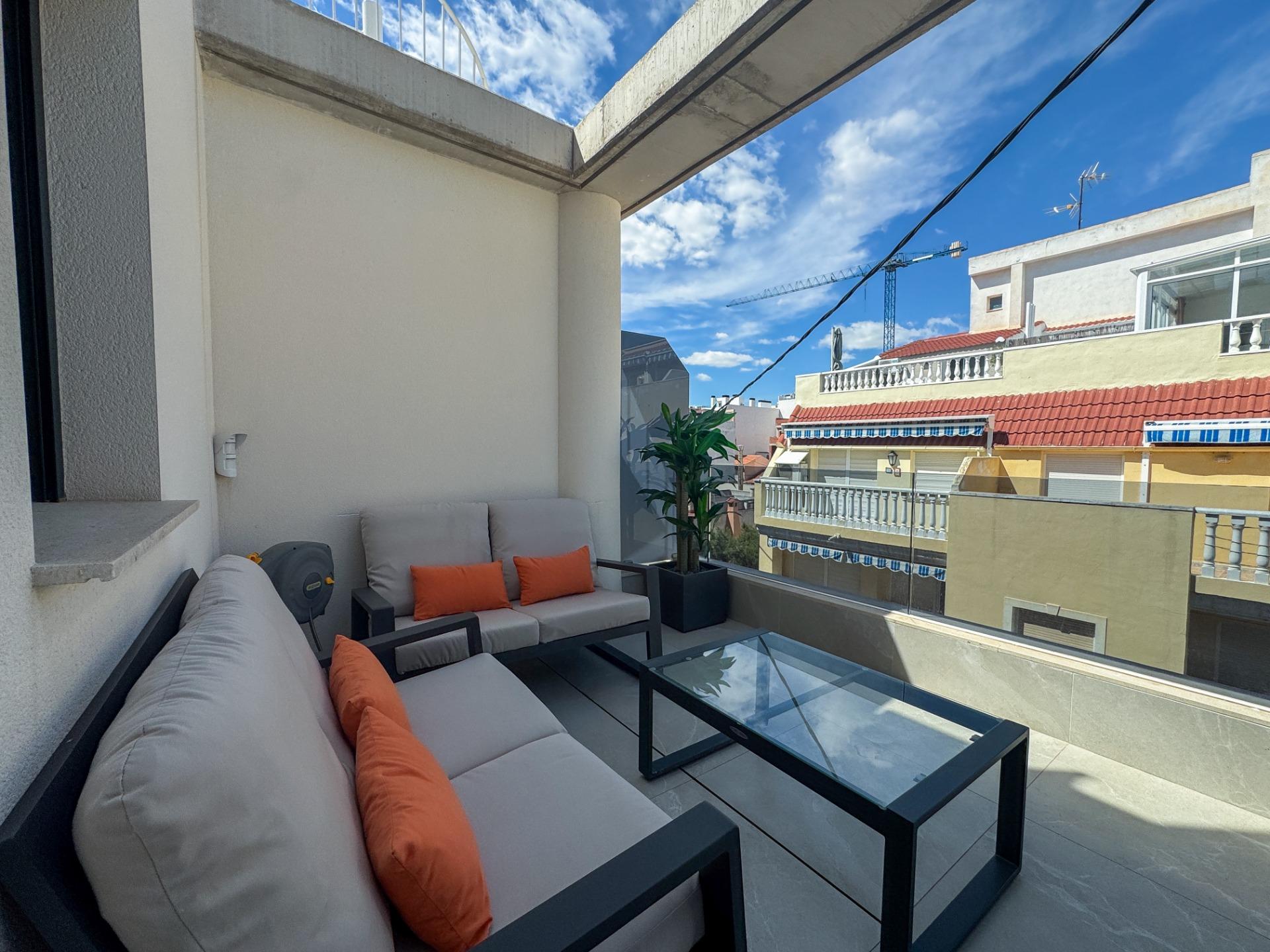 3-Bedroom Penthouse Duplex in Playa del Cura, Torrevieja - Image 10