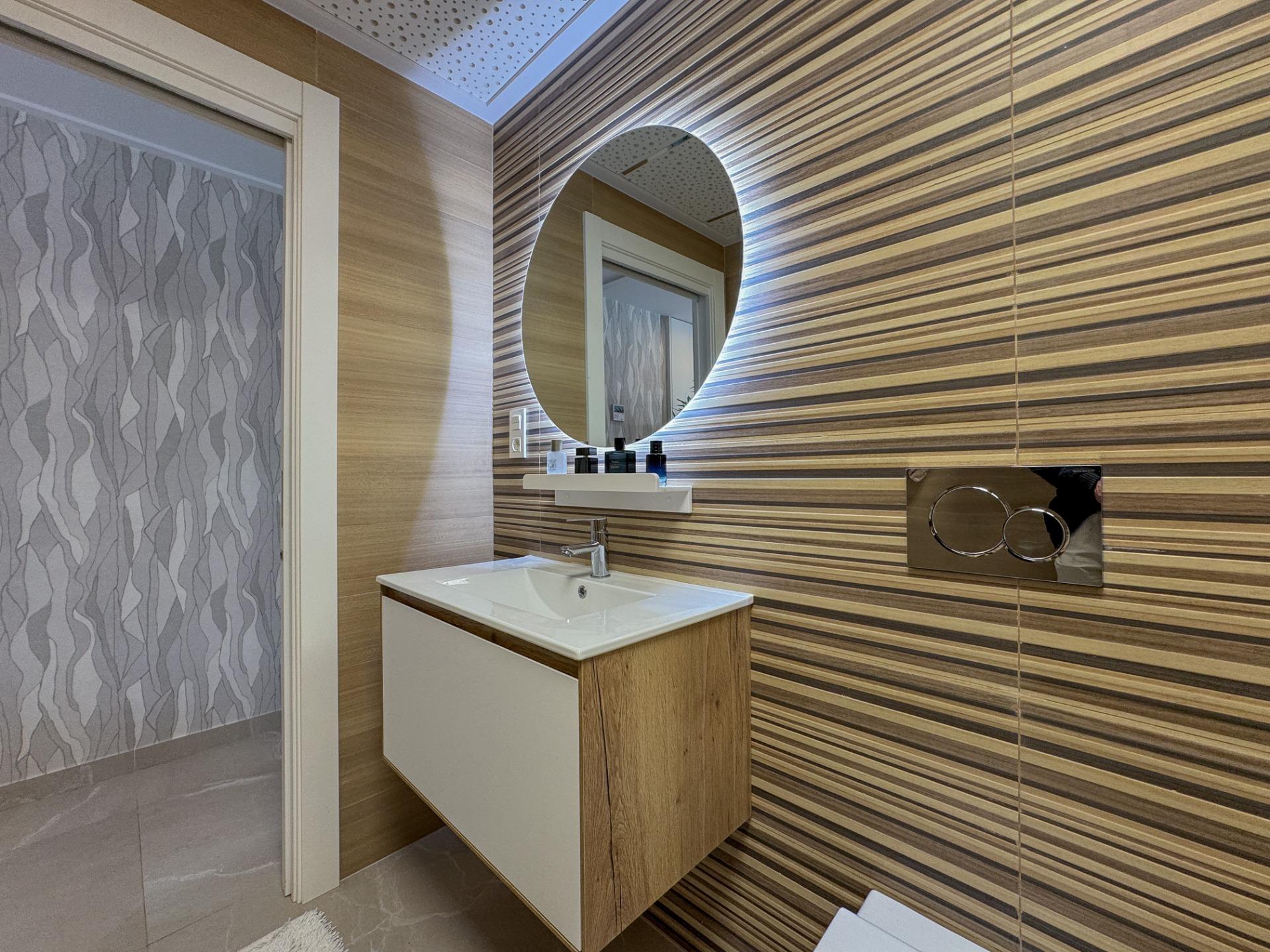 3-Bedroom Penthouse Duplex in Playa del Cura, Torrevieja - Image 15