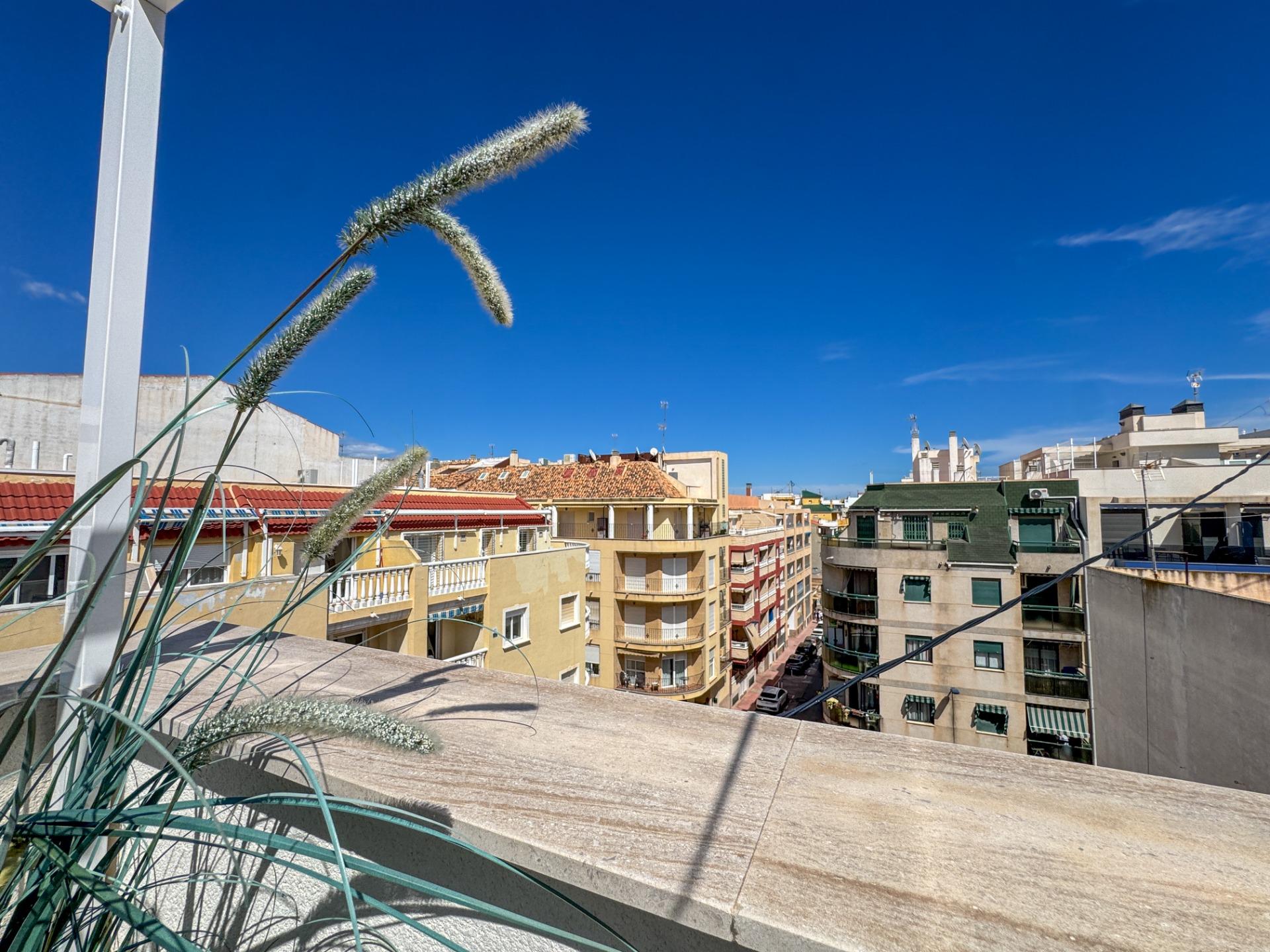 3-Bedroom Penthouse Duplex in Playa del Cura, Torrevieja - Image 40