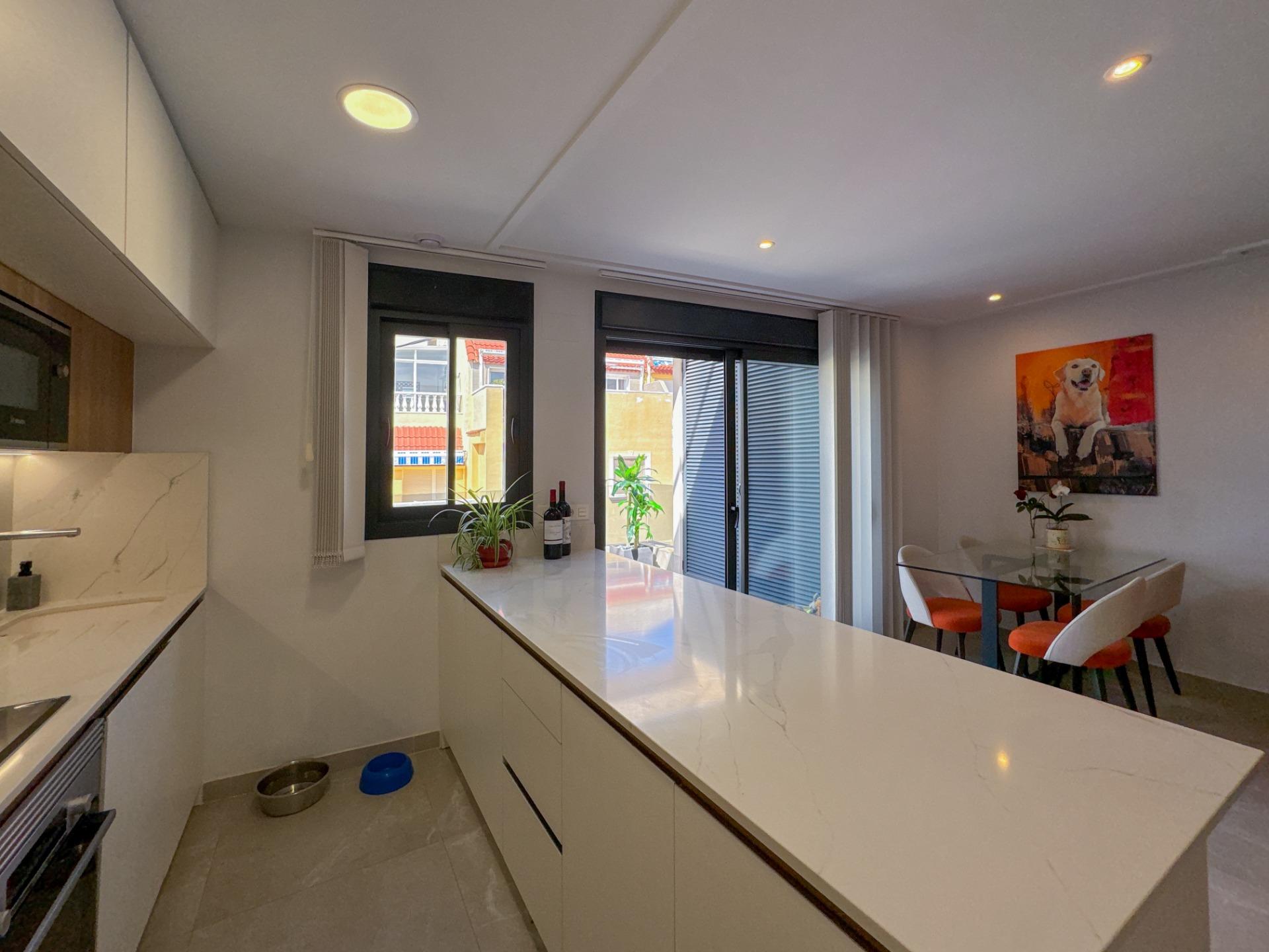 3-Bedroom Penthouse Duplex in Playa del Cura, Torrevieja - Image 7