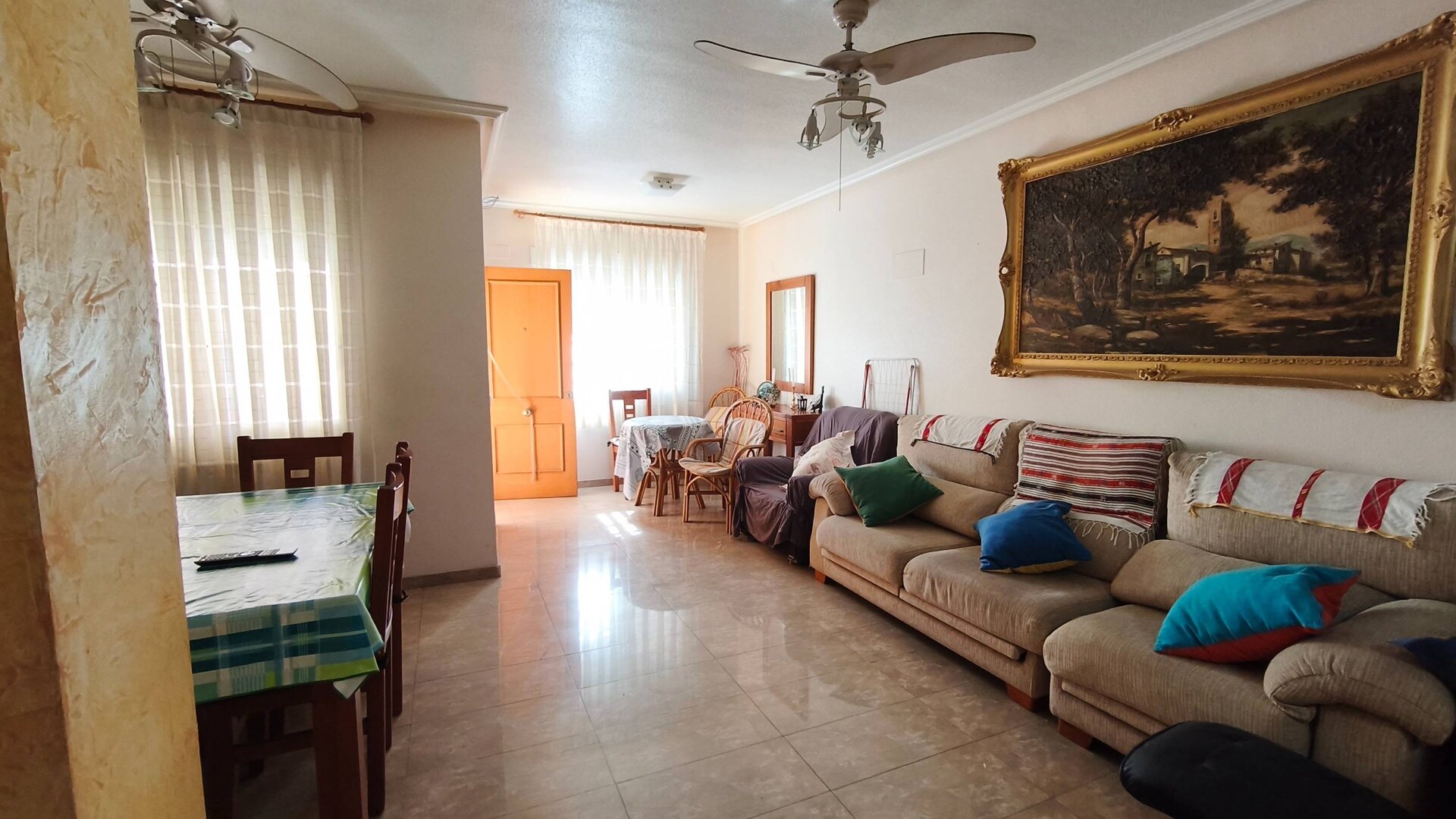 4-Bedroom Apartment in Estacion de Autobuses, Torrevieja - Image 8