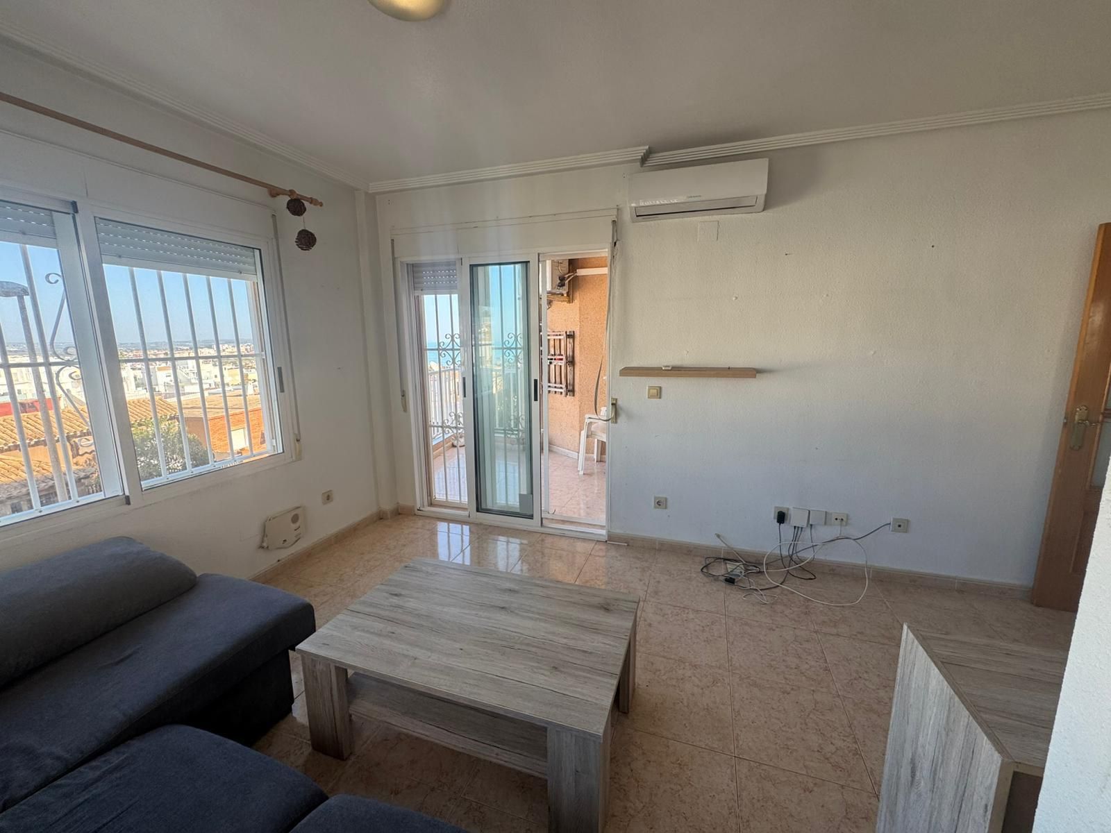 2-Bedroom Apartment in Sector 25, Torrevieja - Image 3
