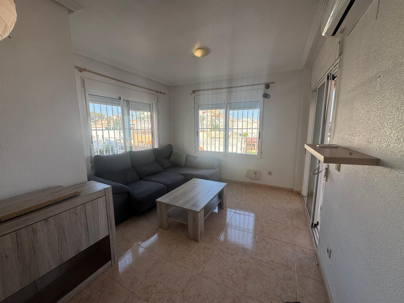 2-Bedroom Apartment in Sector 25, Torrevieja - Image 4
