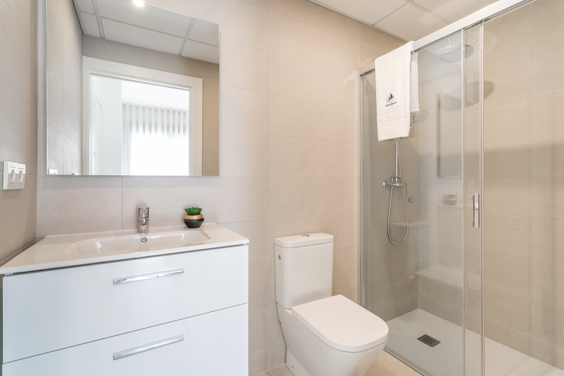 3-Bedroom Penthouse Apartment in Torrevieja - Image 10