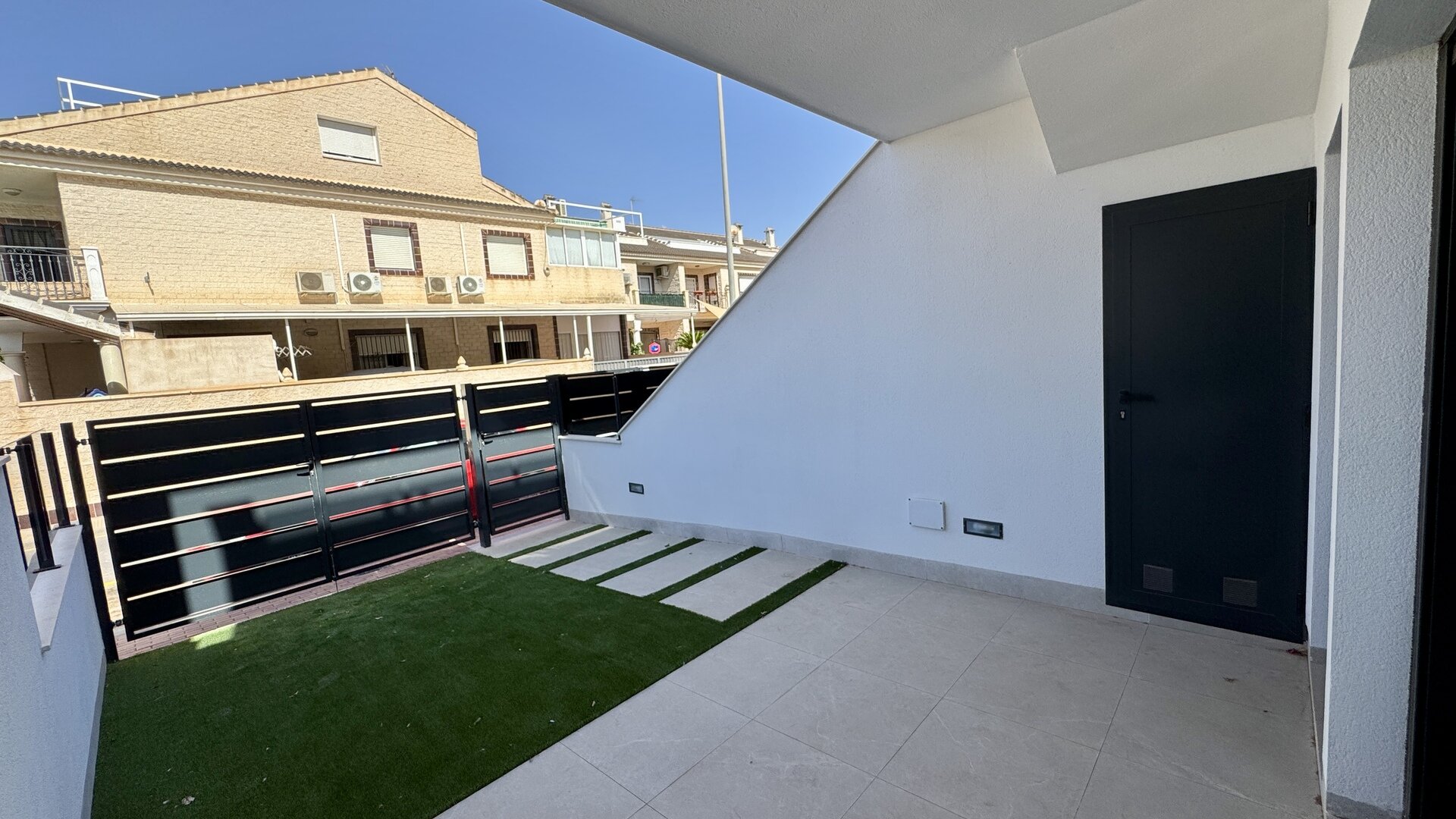 2-Bedroom Bungalow in San Pedro del Pinatar - Image 11