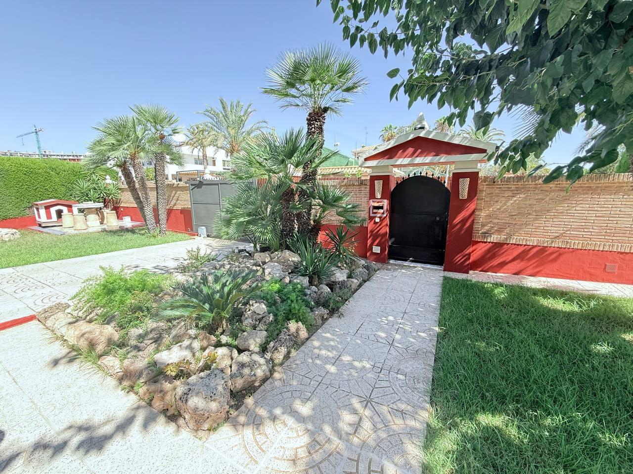 5-Bedroom Villa in Las Ramblas, Orihuela Costa - Image 10