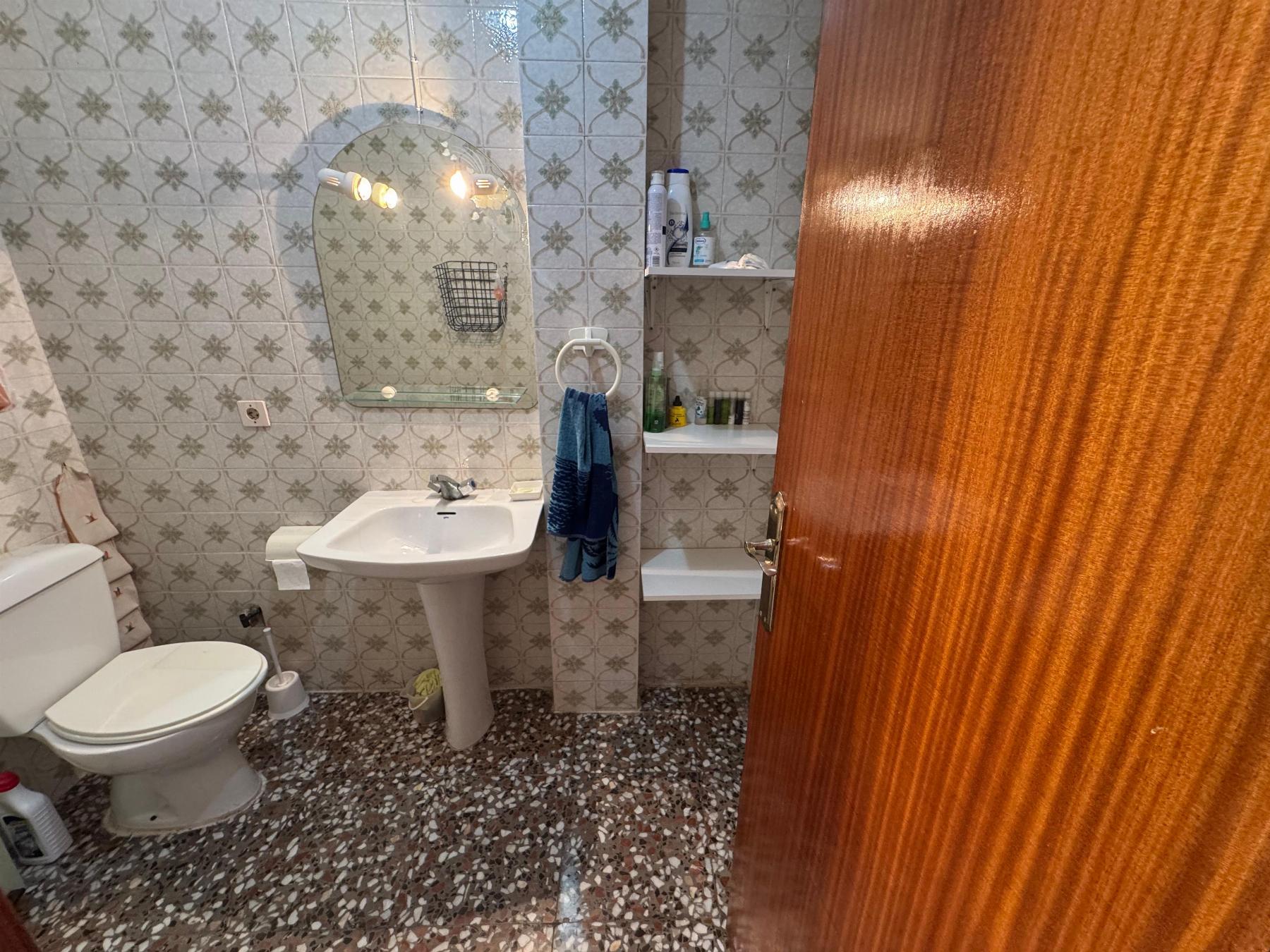 3-Bedroom House in Torrevieja - Image 21