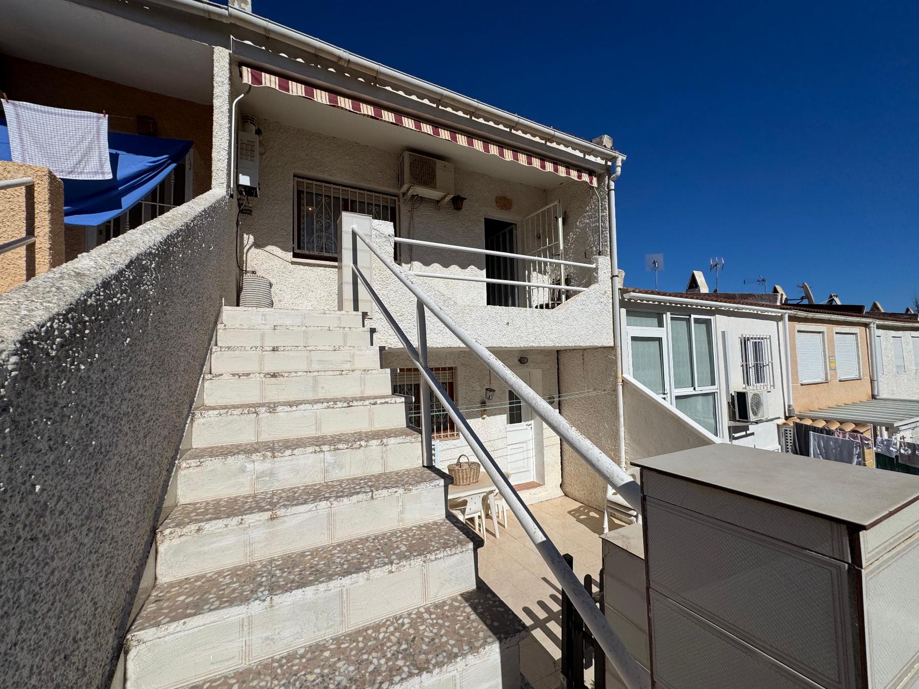 3-Bedroom House in Torrevieja - Image 32