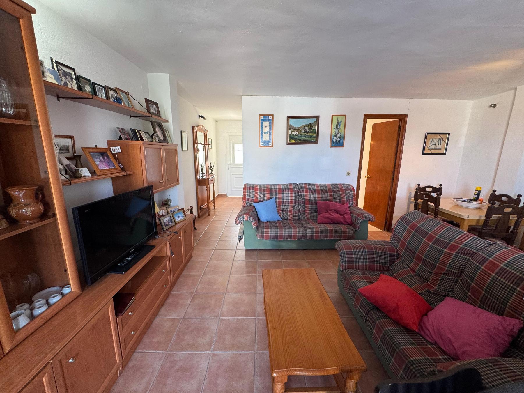 3-Bedroom House in Torrevieja - Image 4