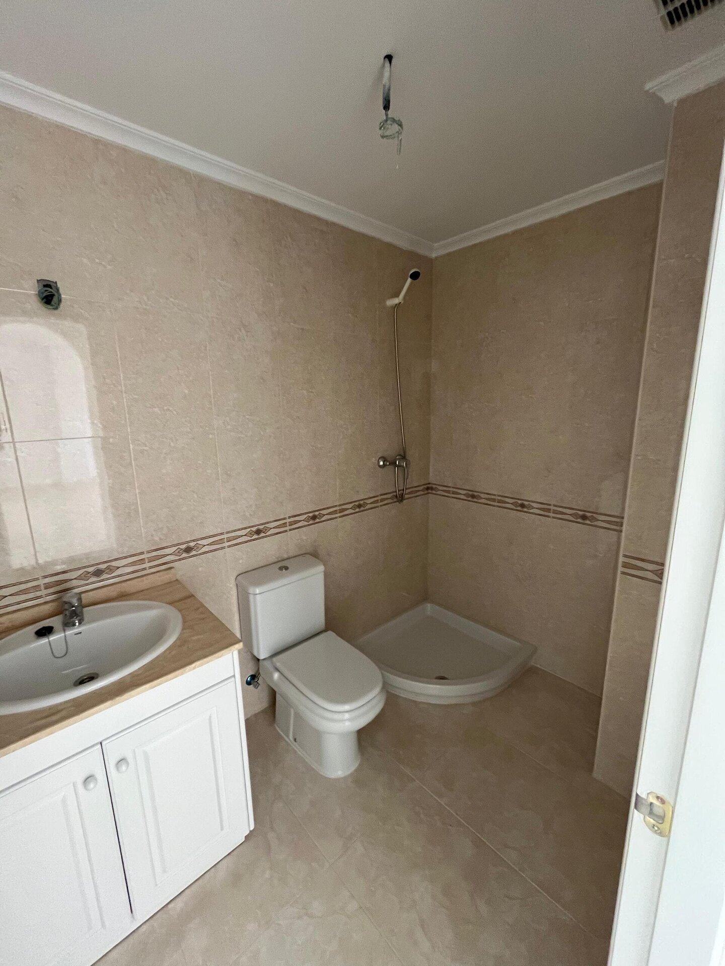 2-Bedroom Ground Floor Apartment in Orihuela Costa - Image 15