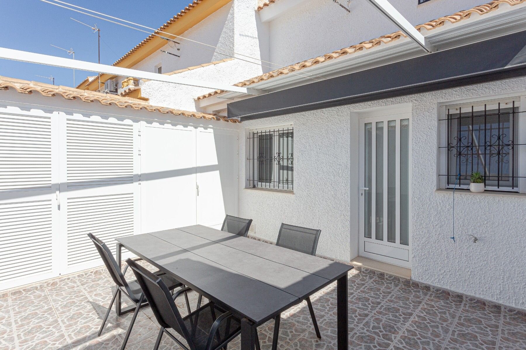 3-Bedroom Villa in Torre de la Horadada, Pilar de la Horadada - Image 10