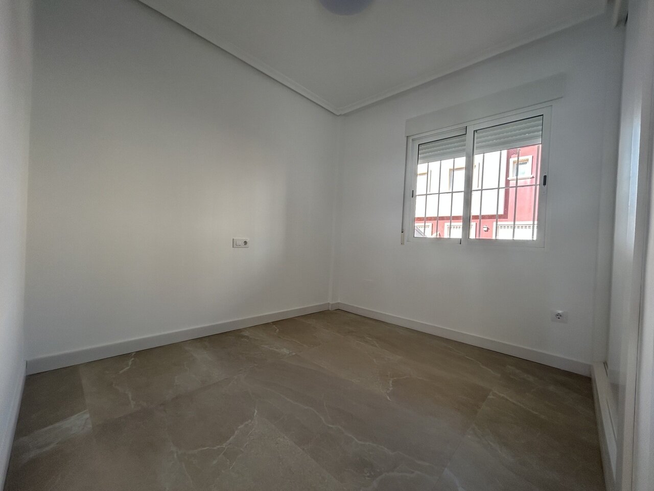 2-Bedroom Apartment in Pilar de la Horadada - Image 10