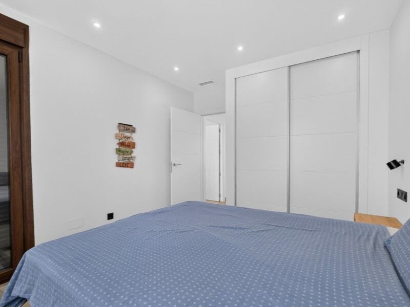4-Bedroom Villa in Los Balcones, Torrevieja - Image 26