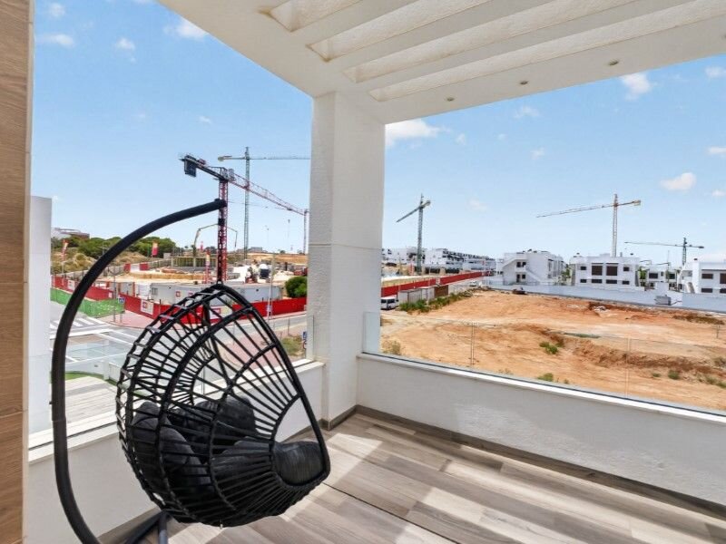 4-Bedroom Villa in Los Balcones, Torrevieja - Image 29