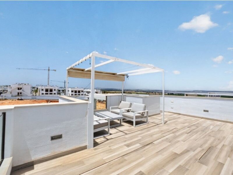 4-Bedroom Villa in Los Balcones, Torrevieja - Image 32