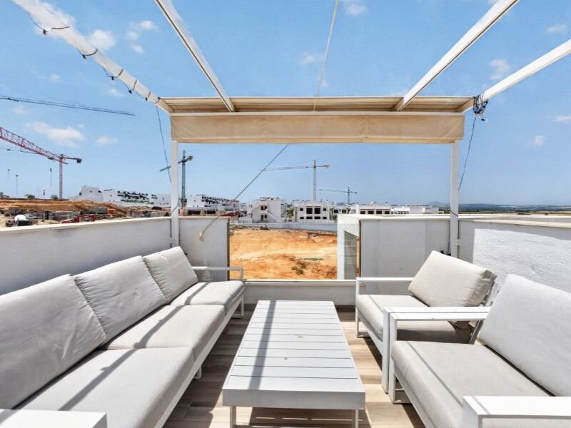 4-Bedroom Villa in Los Balcones, Torrevieja - Image 33