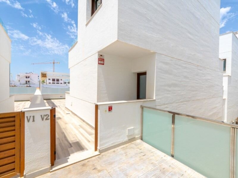 4-Bedroom Villa in Los Balcones, Torrevieja - Image 35