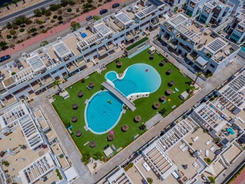 4-Bedroom Villa in Los Balcones, Torrevieja - Image 39