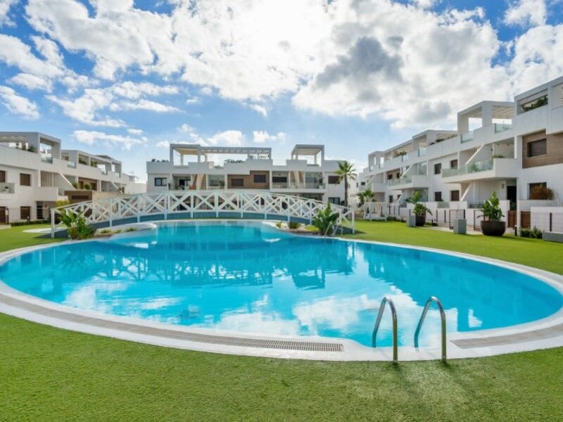 4-Bedroom Villa in Los Balcones, Torrevieja - Image 42