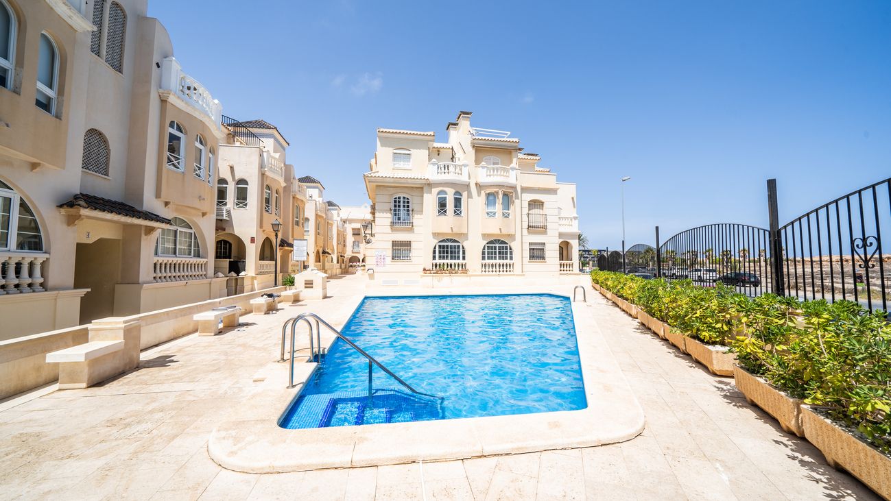 2-Bedroom Apartment in Centro, Torrevieja - Image 11