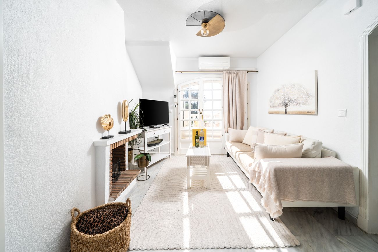 2-Bedroom Apartment in Centro, Torrevieja - Image 30
