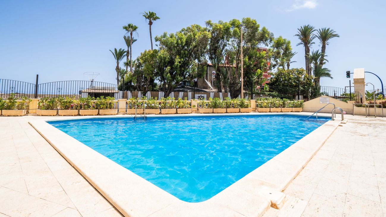 2-Bedroom Apartment in Centro, Torrevieja - Image 31