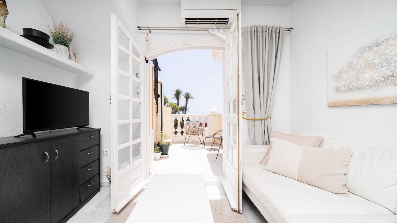 2-Bedroom Apartment in Centro, Torrevieja - Image 45