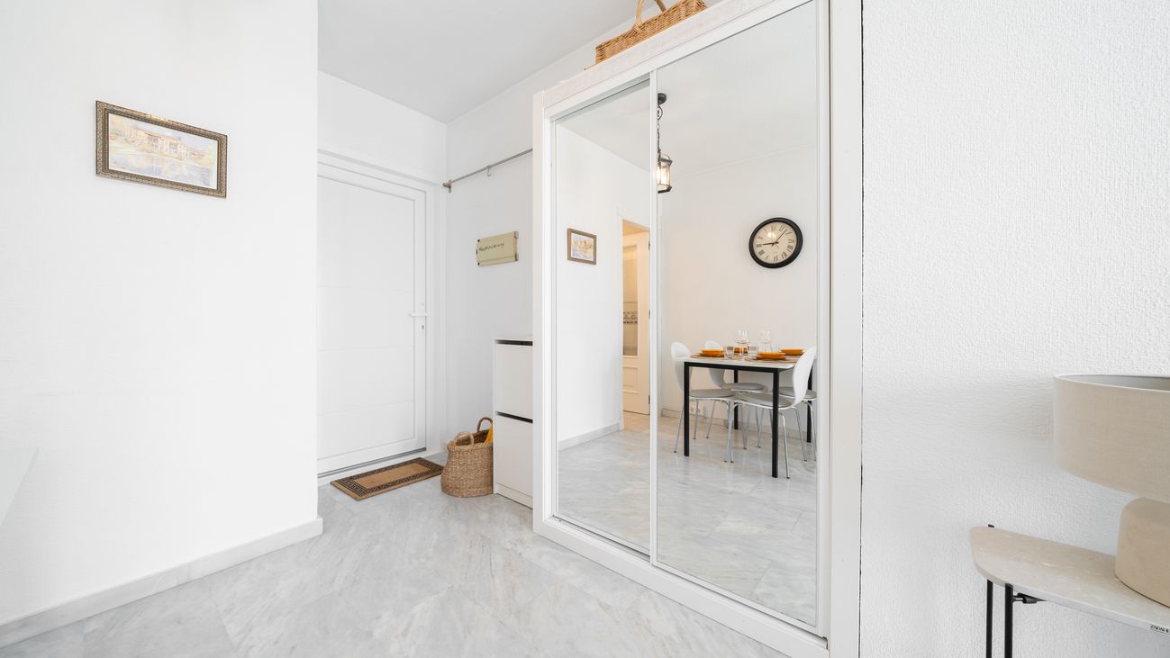 2-Bedroom Apartment in Centro, Torrevieja - Image 46
